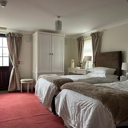 Flambards Hotel Cardigan Luaran gambar