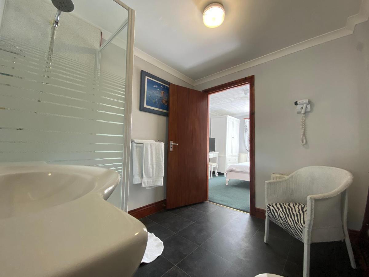 Flambards Hotel Cardigan Luaran gambar