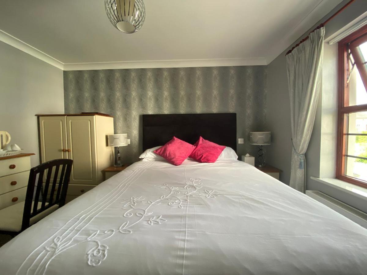 Flambards Hotel Cardigan Luaran gambar