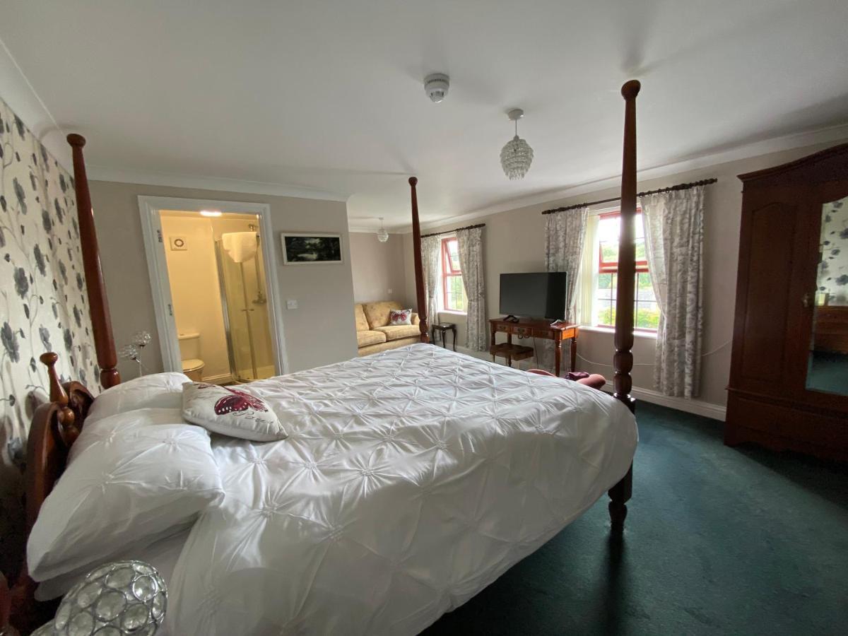 Flambards Hotel Cardigan Luaran gambar
